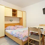 6695c شقة