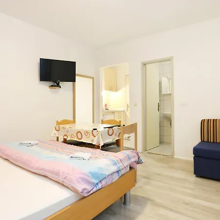 Apartment Studio 6695c Tučepi